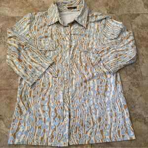 J McLaughlin Womens Shirt sz small 3/4 Sleeve Animal Print buttons roll tab top